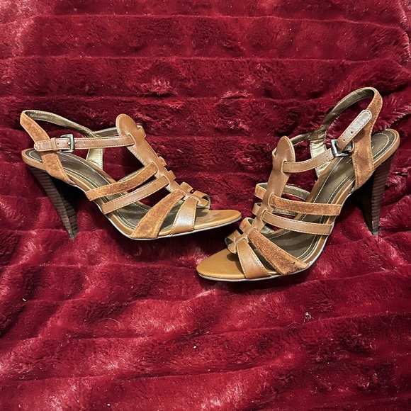 Sandals - Picture 1 of 2